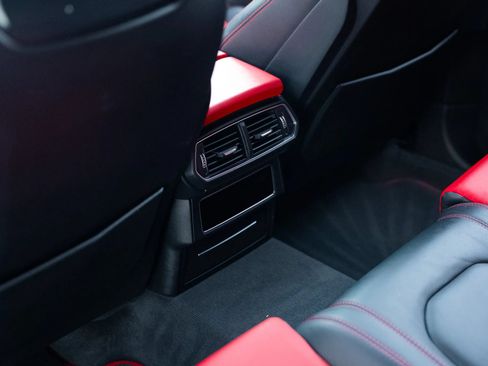 Used 2021 Lamborghini Urus AWD/4WD image 33