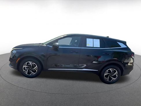 Used 2025 Kia Sportage LX FWD image 8