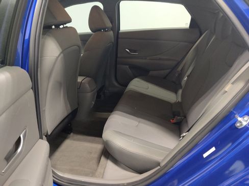 Used 2025 Hyundai Elantra SE FWD image 18
