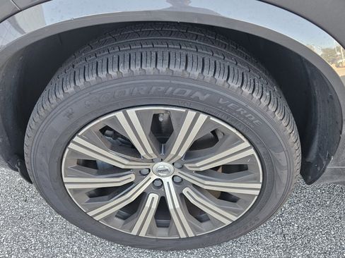 Used 2023 Volvo XC90 B5 Core w/ Protection Package Premier image 23