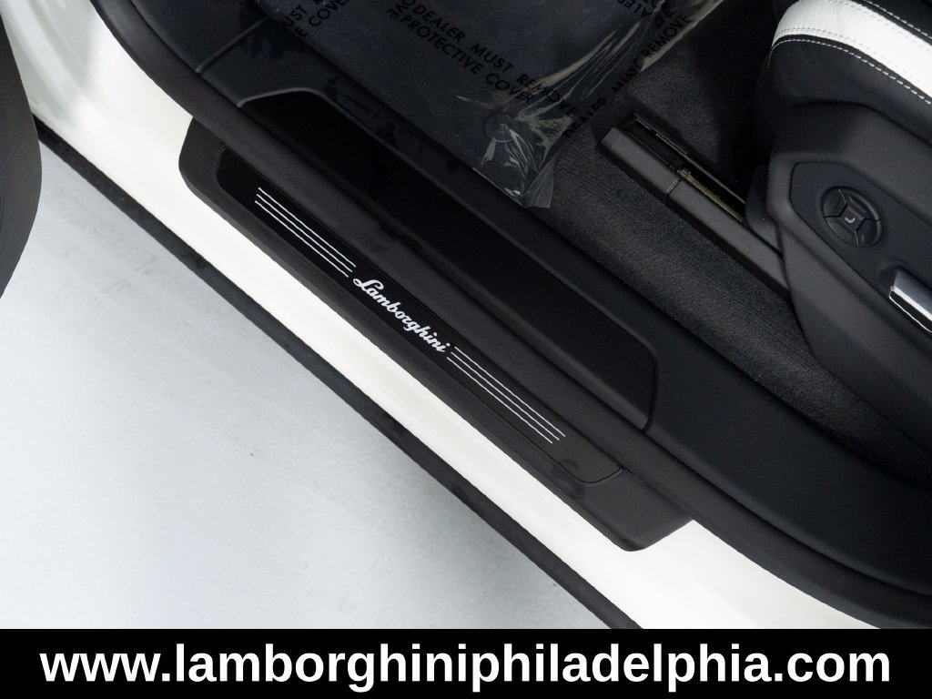 Used 2025 Lamborghini Urus S AWD/4WD image 38