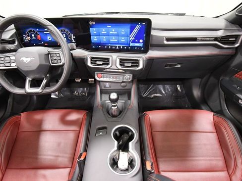 Used 2025 Ford Mustang GT Premium image 3