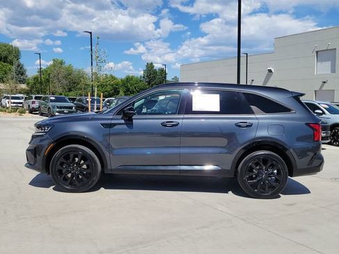 Used 2023 Kia Sorento SX AWD/4WD image 2