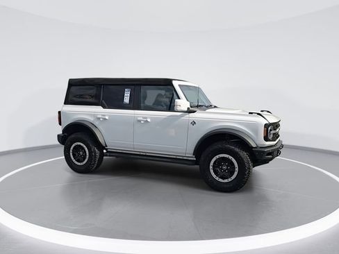 Used 2021 Ford Bronco Outer Banks w/ Sasquatch Package image 2