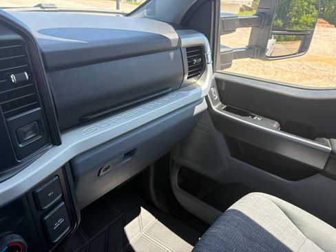Used 2025 Ford F250 XLT AWD/4WD image 25