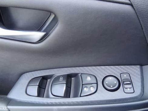 Used 2025 Nissan Sentra SV FWD image 14