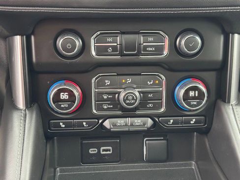 Used 2024 Chevrolet Tahoe Z71 w/ Luxury Package image 26