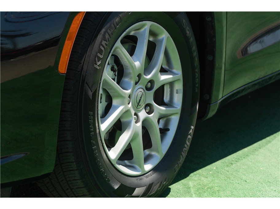 Used 2023 Chrysler Pacifica Touring-L FWD image 30