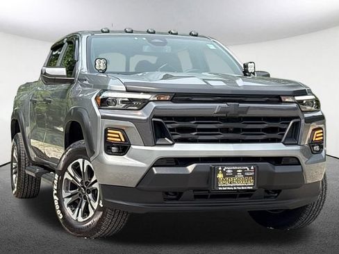 Used 2026 Chevrolet Colorado LT w/ LT Convenience Package AWD/4WD image 2
