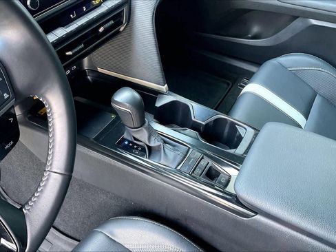 Used 2025 Toyota Camry SE image 15