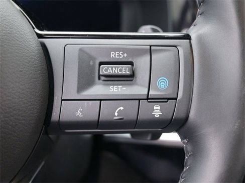 Used 2024 Nissan Pathfinder Platinum image 15