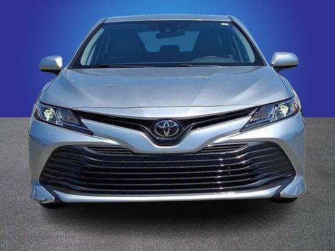 Used 2020 Toyota Camry LE FWD image 2