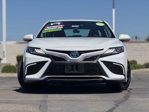 Used 2022 Toyota Camry XSE FWD image 2