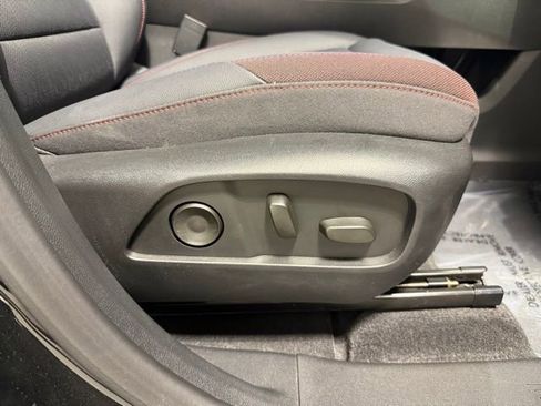 Used 2025 Chevrolet Equinox RS w/ Safety and Technology Package AWD/4WD image 31