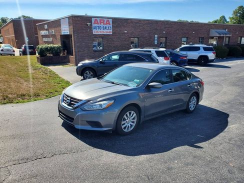 Used 2017 Nissan Altima 2.5 S w/ Power Driver Seat Package FWD image 1