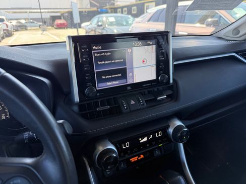 Used 2019 Toyota RAV4 Limited w/ Carpet Mat Package AWD/4WD image 17