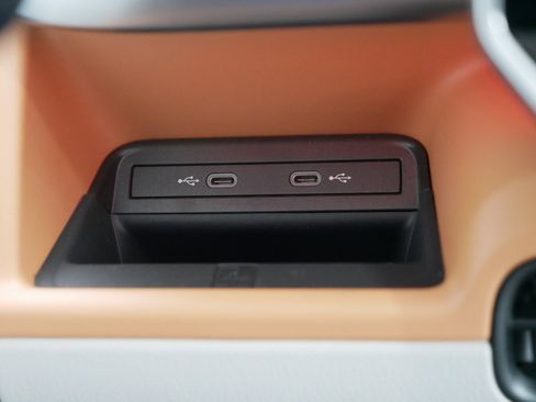 Used 2025 Volkswagen ID. Buzz 1st Edition image 33