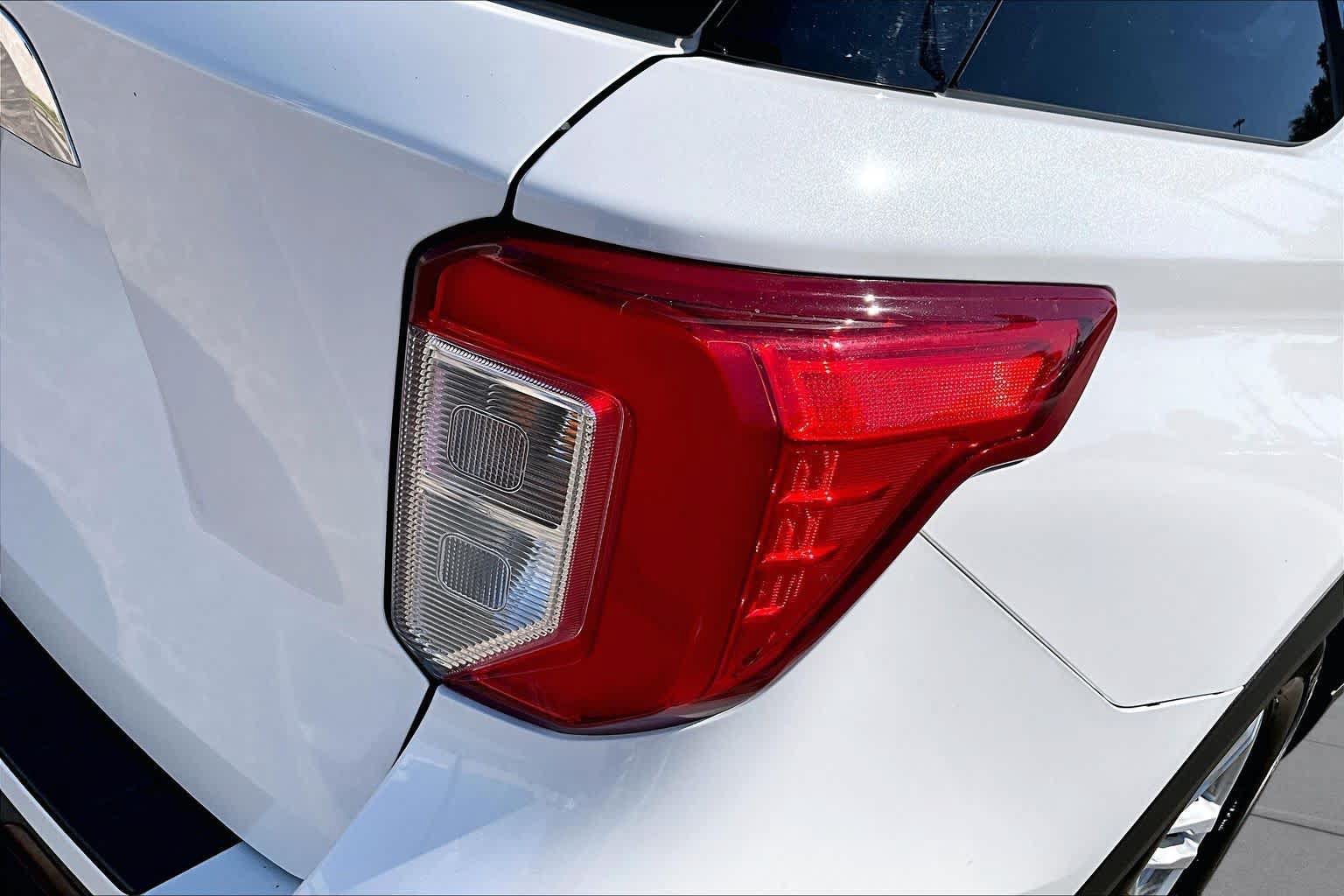 Used 2021 Ford Explorer XLT RWD image 26
