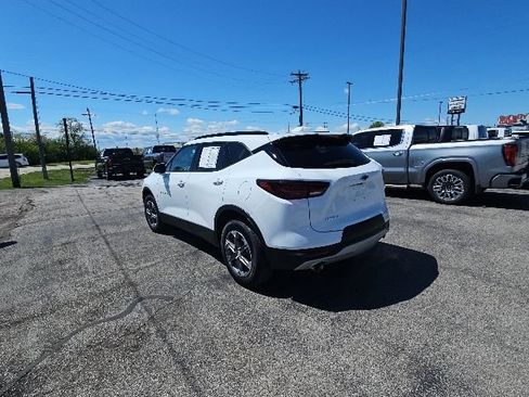Used 2024 Chevrolet Blazer LT w/ Convenience Package FWD image 32