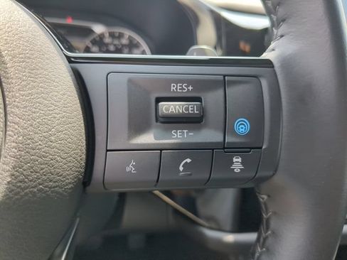 Used 2024 Nissan Pathfinder SL w/ SL Premium Package FWD image 34