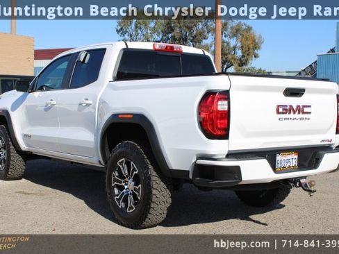 Used 2023 GMC Canyon AT4 w/ AT4 Premium Package image 4