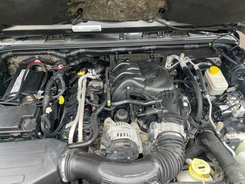 Used 2016 Jeep Wrangler Unlimited Rubicon AWD/4WD image 19