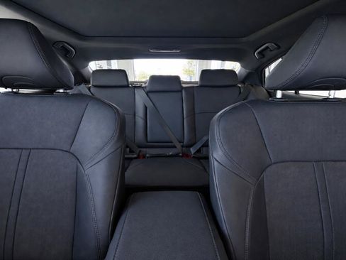 Used 2025 Toyota Camry XSE FWD image 13