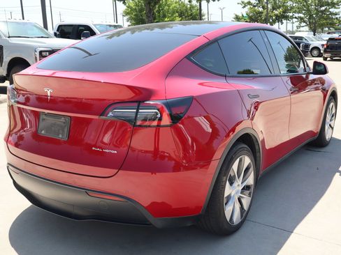 Used 2021 Tesla Model Y Long Range AWD/4WD image 2