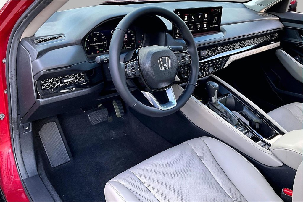 Used 2024 Honda Accord Touring image 14