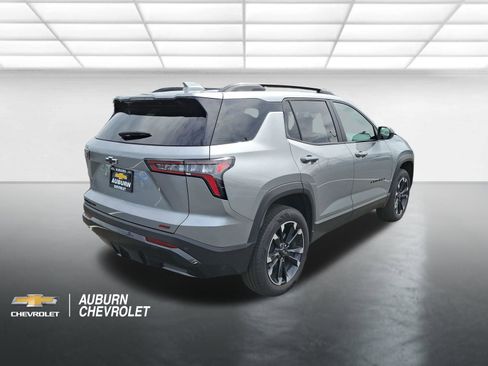 Used 2025 Chevrolet Equinox RS w/ Convenience Package III image 3