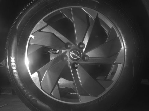 Used 2025 Nissan Rogue SV AWD/4WD image 15