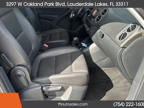 Used 2017 Volkswagen Tiguan S image 39