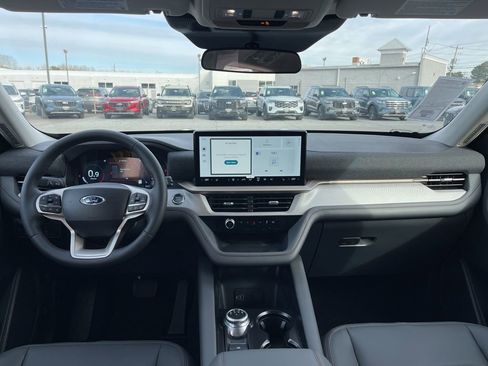 New 2026 Ford Explorer Active w/ Active Comfort Package image 6