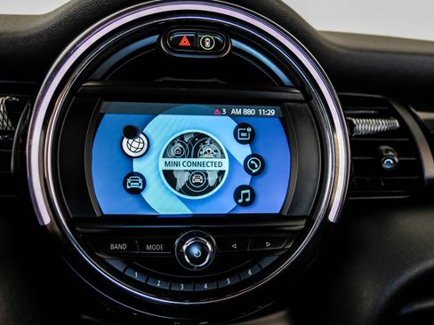 Used 2019 MINI Cooper S image 29