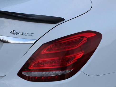 Used 2015 Mercedes-Benz C 300 4MATIC Sedan image 41
