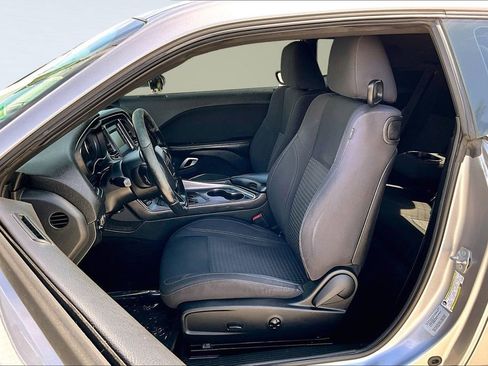 Certified 2016 Dodge Challenger SXT image 3