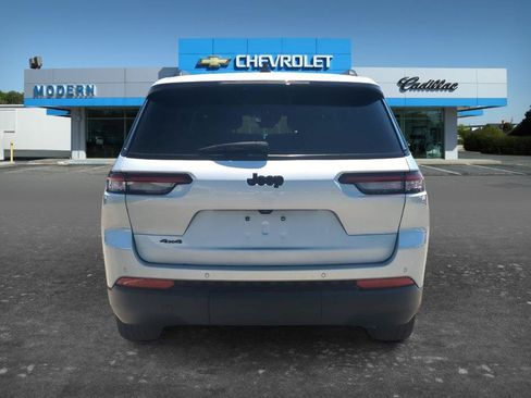 Used 2023 Jeep Grand Cherokee L Altitude AWD/4WD image 4