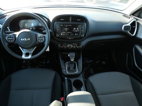 Used 2023 Kia Soul LX image 14