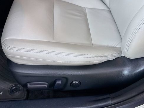 Certified 2016 Toyota Avalon XLE Premium FWD image 21