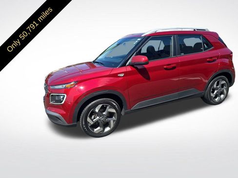 Certified 2024 Hyundai Venue Limited FWD image 2
