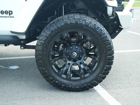 Used 2021 Jeep Gladiator Overland AWD/4WD image 49