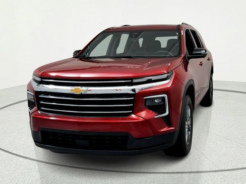 Used 2024 Chevrolet Traverse LT w/ LPO, Floor Liner Package FWD image 8