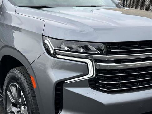 Used 2022 Chevrolet Tahoe LT w/ Luxury Package AWD/4WD image 12