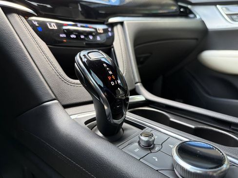 Used 2024 Cadillac XT6 Sport w/ Technology Package AWD/4WD image 34