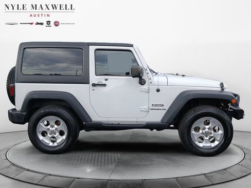 Used 2017 Jeep Wrangler Sport AWD/4WD image 17