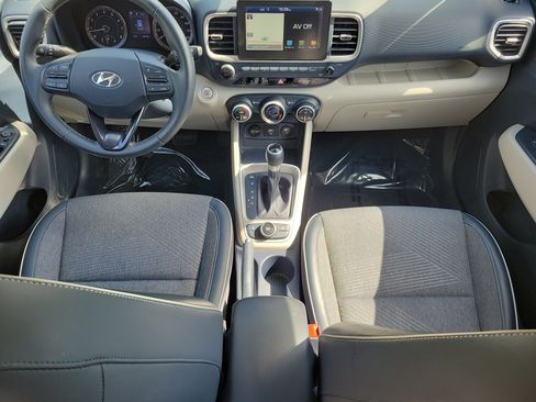Used 2020 Hyundai Venue FWD image 20