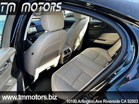 Used 2017 Jaguar XE Prestige image 17