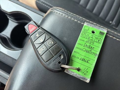 Used 2014 Dodge Challenger SXT Plus RWD image 19