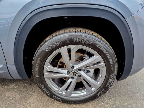 Used 2024 Volkswagen Atlas Cross Sport SEL R-Line image 25