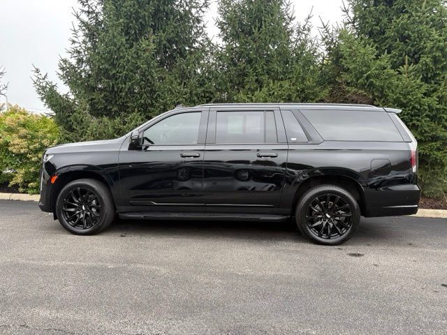 Certified 2024 Cadillac Escalade ESV Sport w/ LPO, ONYX Package AWD/4WD image 18